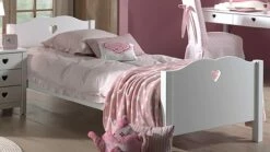 Kinderkamer Amori Met Nachtkast En 2-deurs Kast